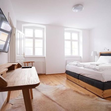 Authentic Austrian Flat In The South Of Vienna Apartment Modling Bagian luar foto