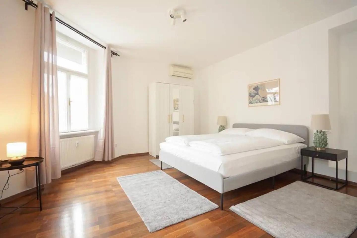 Authentic Austrian Flat In The South Of Vienna Apartment Modling Bagian luar foto
