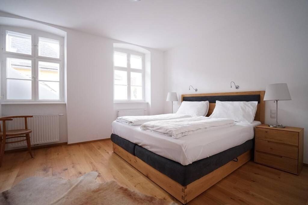 Authentic Austrian Flat In The South Of Vienna Apartment Modling Bagian luar foto